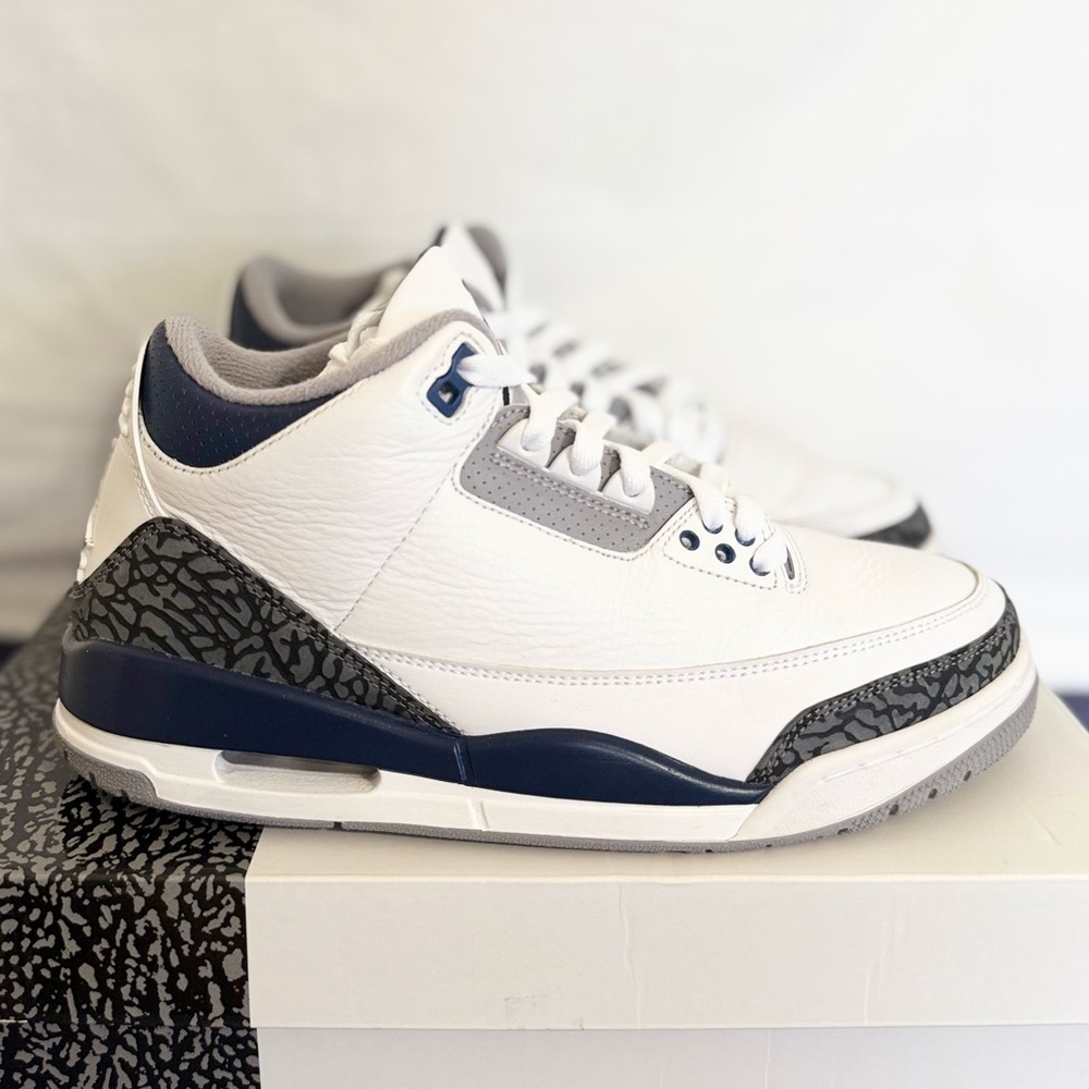 AUTHENTIC Jordan 3 Retro Midnight Navy size 8.5 CT8532-140 2023 PRE-OWNED